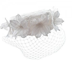 Lace pillbox with veil