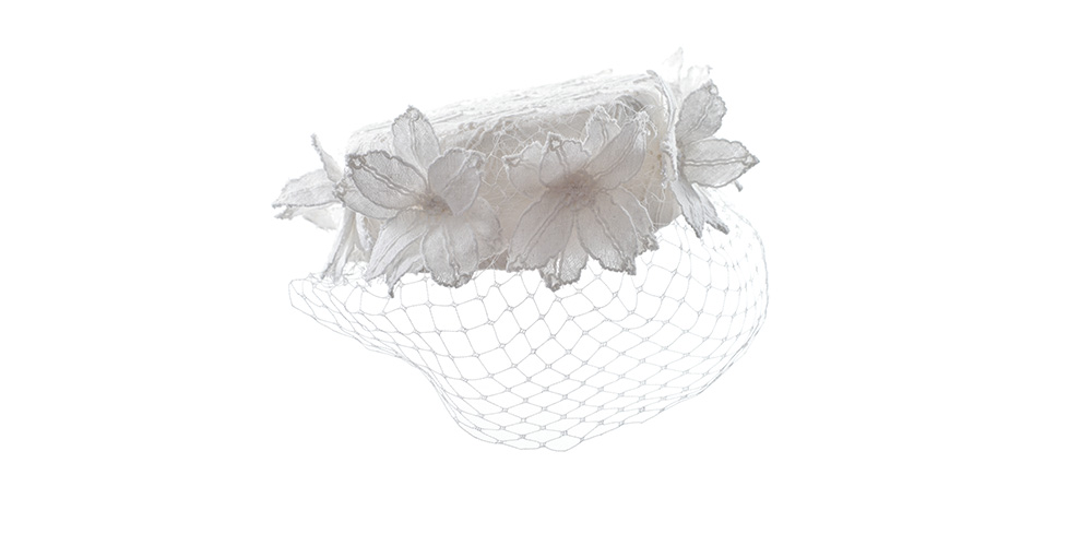 Lace pillbox with veil