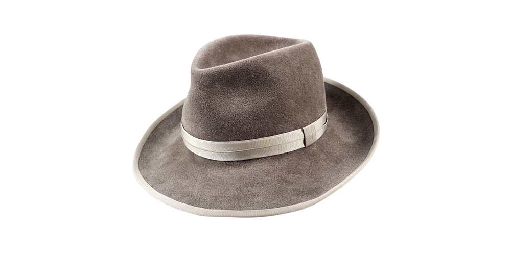 Bogart form, taupe velor felt with light edging