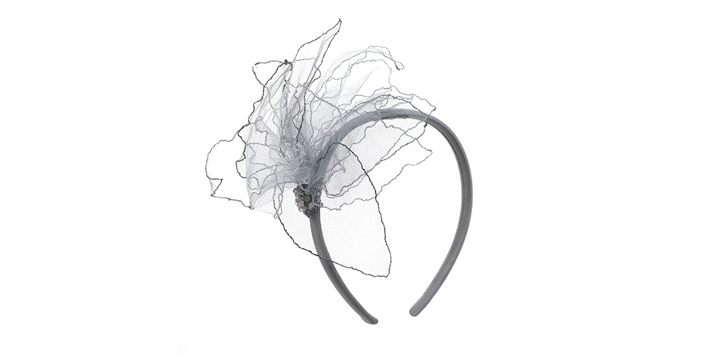 Headband braided with tulle leaves, light gray