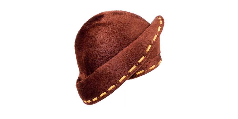 Melousin rust felt hat with decorative golden stitching