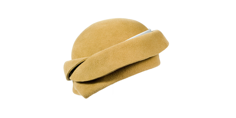 Basque silver gray/gold felt