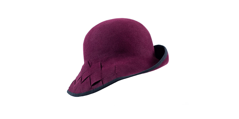 Woven hat, cloth felt, burgundy, with black edging