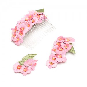 Hair comb, brooch and hair clips, sisal starw with scattered flowers