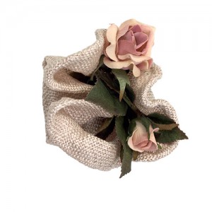 Sisal straw clip with roses