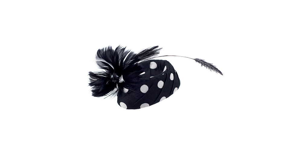 Dotted Toque black and white with feathers