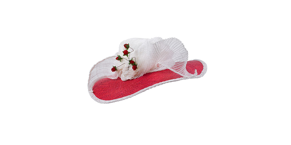 Hat red/white with large bow and berries, sisal straw