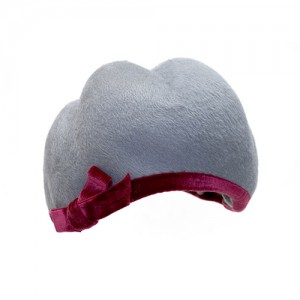 Felt cap with a velvet bow