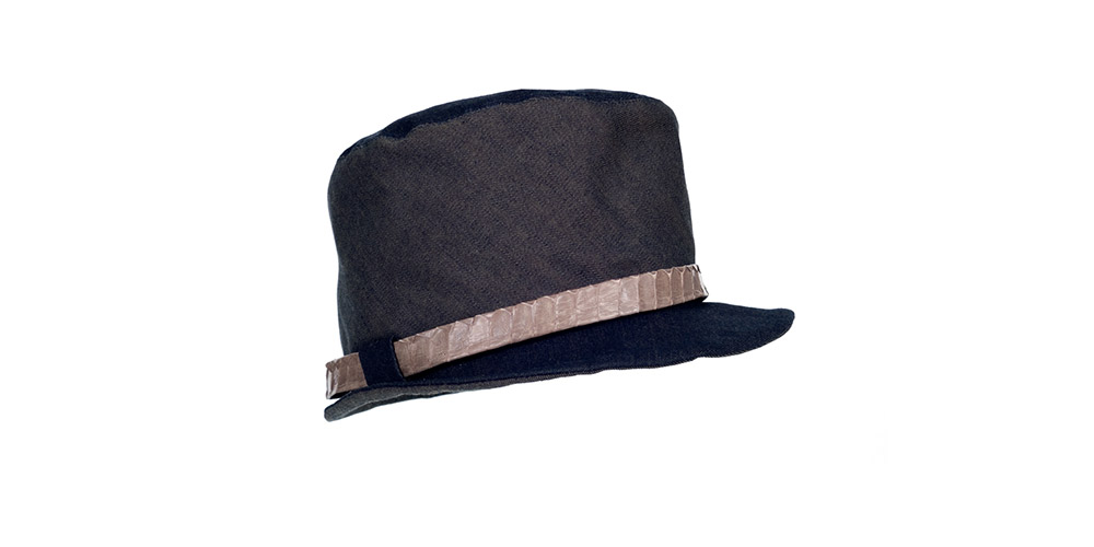 Denim hat with snake light brown